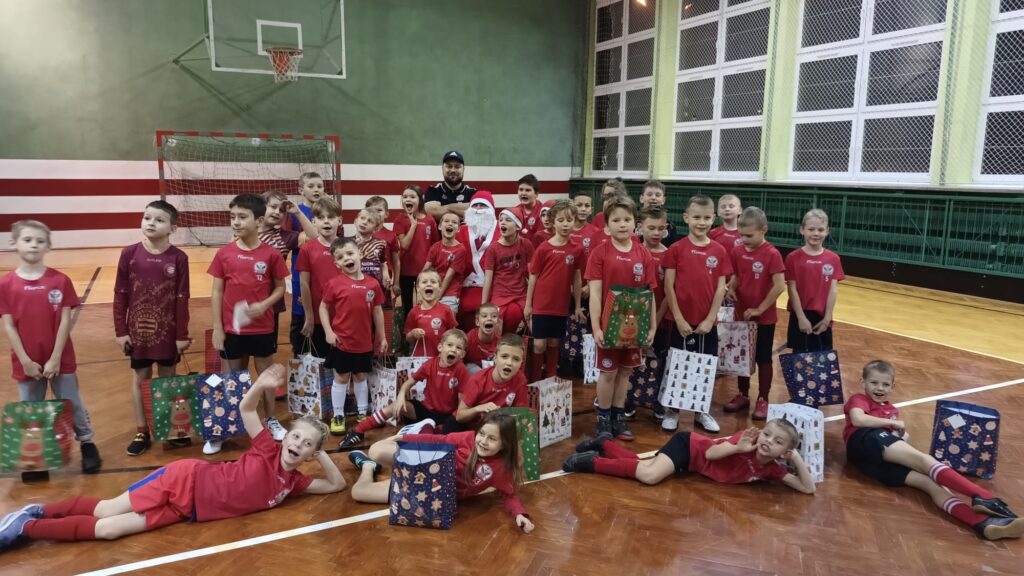 zdjęcie dzieci z Mikołajek